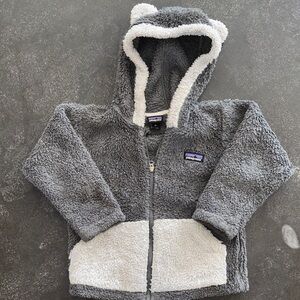 Patagonia Gray and Cream Fleece Hoodie